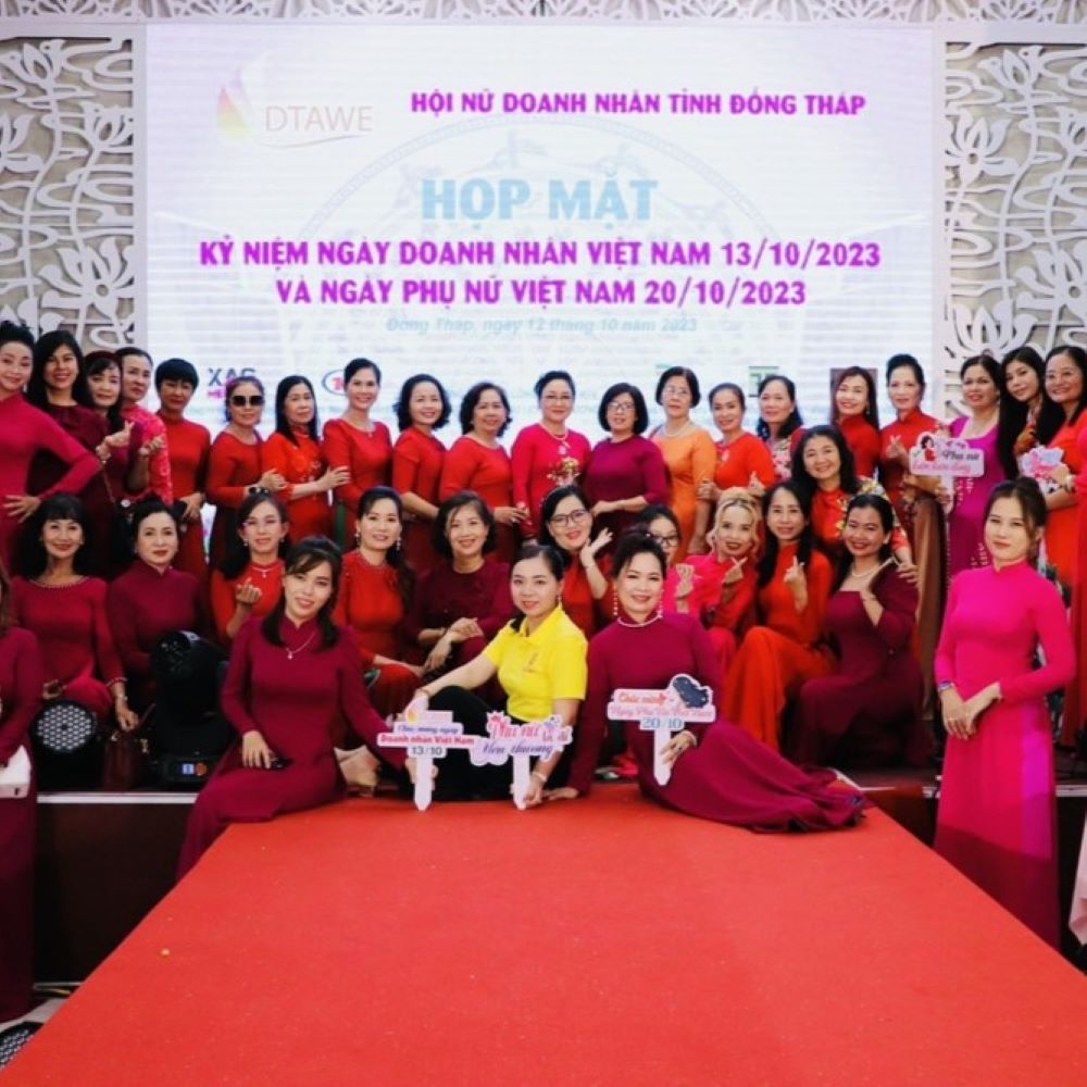 Nữ doanh nhân Đồng Tháp họp mặt Ngày Doanh nhân và Phụ nữ Việt Nam